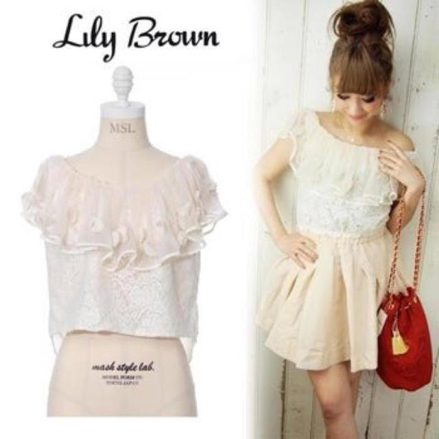 Lily Brown(リリーブラウン)のLily Brown オフショルブラウス レディースのトップス(シャツ/ブラウス(半袖/袖なし))の商品写真