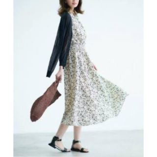 ユニクロ(UNIQLO)のプリントシャーリングロングワンピース　ユニクロ(ロングワンピース/マキシワンピース)