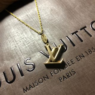 ルイヴィトン(LOUIS VUITTON)の値下げ　ルイヴィトン　LVロゴチャーム(ネックレス)