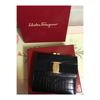 サルヴァトーレフェラガモ(Salvatore Ferragamo)の【G様専用】フェラガモ♡美品二つ折り財布(財布)