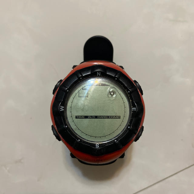 SUUNTO(スント)のSUUNTO  レッド メンズの時計(腕時計(デジタル))の商品写真