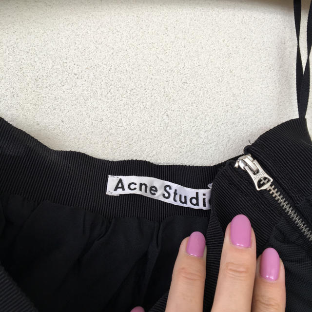 ACNE(アクネ)のAcne studios black skirt. レディースのスカート(ひざ丈スカート)の商品写真