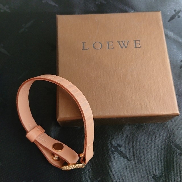 LOEWE レザーブレスレット