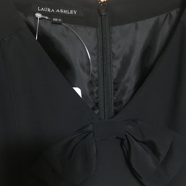 LAURA ASHLEY(ローラアシュレイ)の【美品✨】🌹LAURA ASHLEY ワンピース🌹 レディースのワンピース(ひざ丈ワンピース)の商品写真