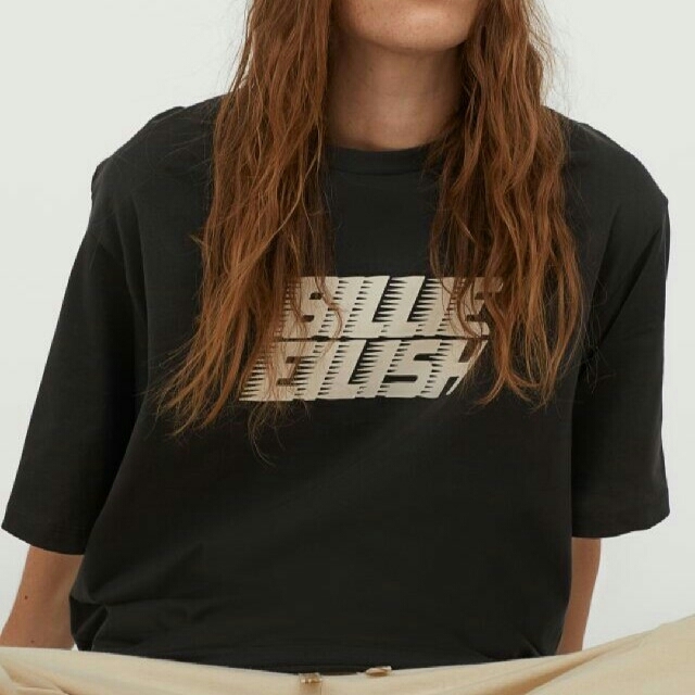 H&M(エイチアンドエム)のビリー アイリッシュ　ロゴTシャツ エンタメ/ホビーのタレントグッズ(ミュージシャン)の商品写真