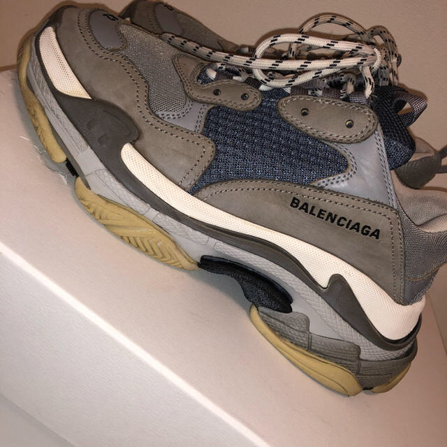 2022人気No.1の Balenciaga - 42 s triple BALENCIAGA スニーカー 2022人気No.1の Balenciaga - 42 s triple BALENCIAGA スニーカー
