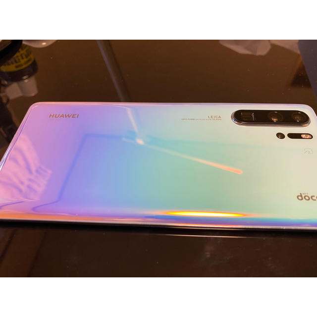 ANDROID(アンドロイド)のHUAWEI P30 Pro ブリージングクリスタル 128 GB docomo スマホ/家電/カメラのスマートフォン/携帯電話(スマートフォン本体)の商品写真