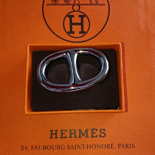 Hermes(エルメス)のエルメス シェーヌダンクル  スカーフリング【正規品】【未使用】 レディースのファッション小物(バンダナ/スカーフ)の商品写真