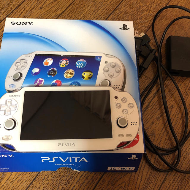 PlayStation®Vita クリスタル・ホワイトエンタメ/ホビー