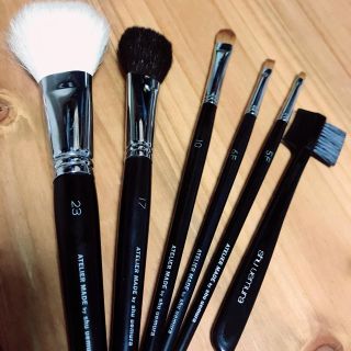 シュウウエムラ(shu uemura)の【値下げ中】Shu uemura プロ仕様 メイクブラシ ※最短翌日発送(チーク/フェイスブラシ)