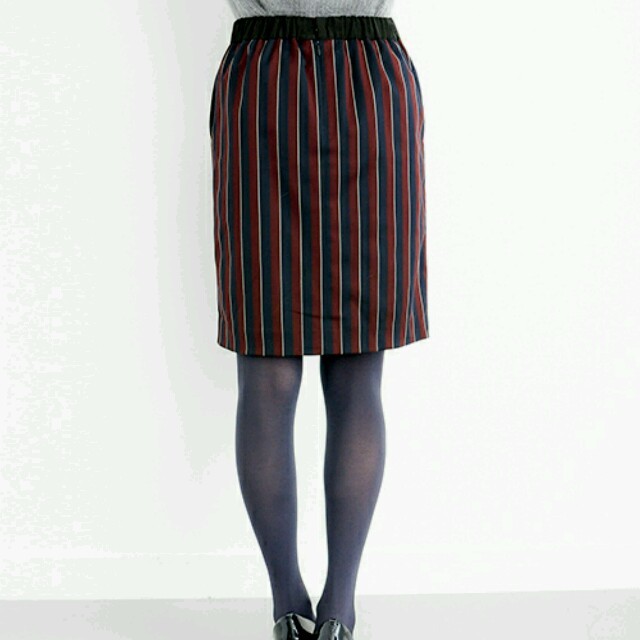 URBAN RESEARCH(アーバンリサーチ)のラップ風ストライプ柄スカート レディースのスカート(ひざ丈スカート)の商品写真