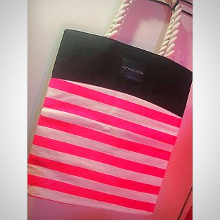 ヴィクトリアズシークレット(Victoria's Secret)の夏‼︎Victoria’s Secret ヴィクトリアシークレットトートバック (トートバッグ)