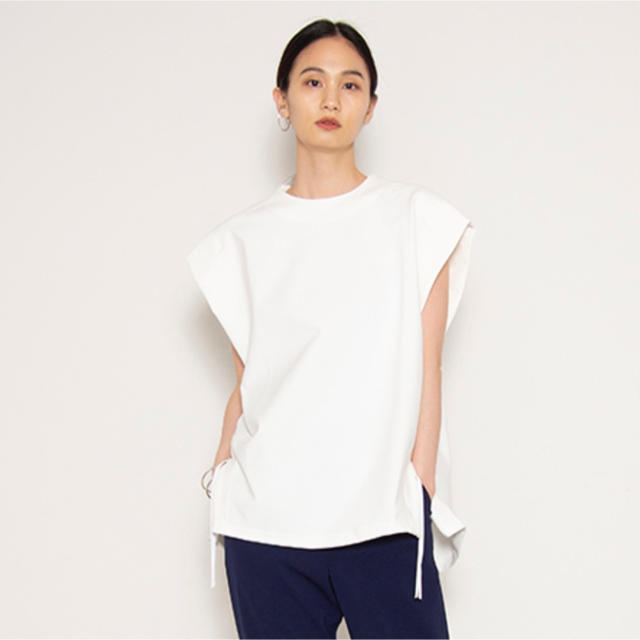 HYKE(ハイク)のHYKE SLEEVELESS TEE ノースリーブ　プルオーバー　シャツ レディースのトップス(シャツ/ブラウス(半袖/袖なし))の商品写真