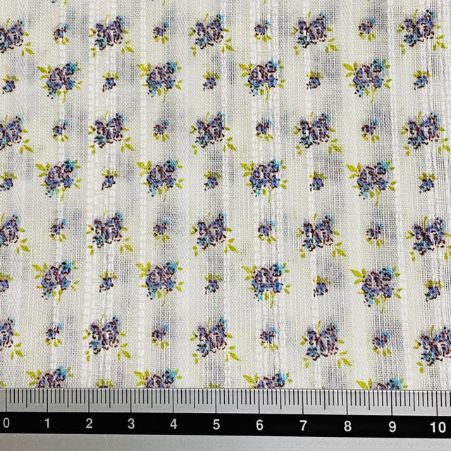 ストライプ織に花柄 生地 112cm 1 5m 綿100 紫 小花柄 の通販 By みかん S Shop ラクマ ストライプ織に花柄 生地 112cm 1 5m 綿100 紫 小花柄 の通販 By みかん S Shop ラクマ