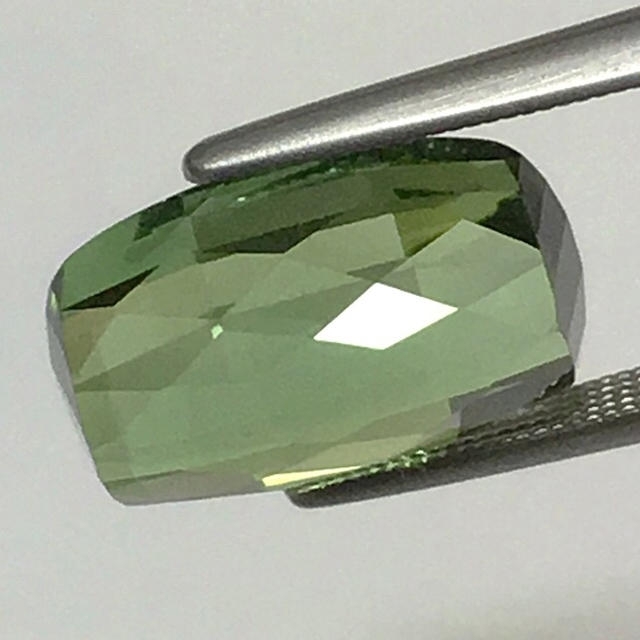 《宝石⚜️ルース》特品⚛️大粒✳️天然グリーントルマリン 7.417ct 鑑付 レディースのアクセサリー(リング(指輪))の商品写真