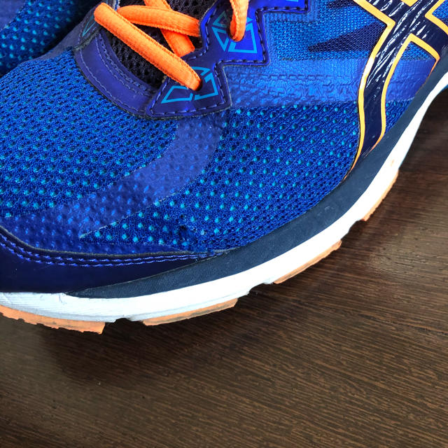 asics(アシックス)の《asics》GT2000のジョギングシューズ。 メンズの靴/シューズ(スニーカー)の商品写真