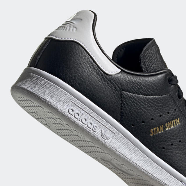 adidas - adidas アディダス スタンスミス ブラック/ゴールドの通販 by