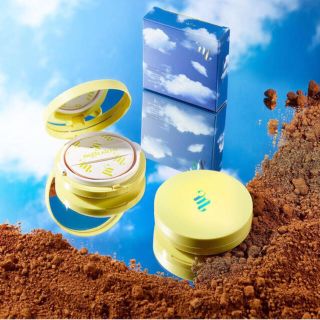 クラランス(CLARINS)のmegbabyメグベイビーGLOWSUNCUSHION(化粧下地)