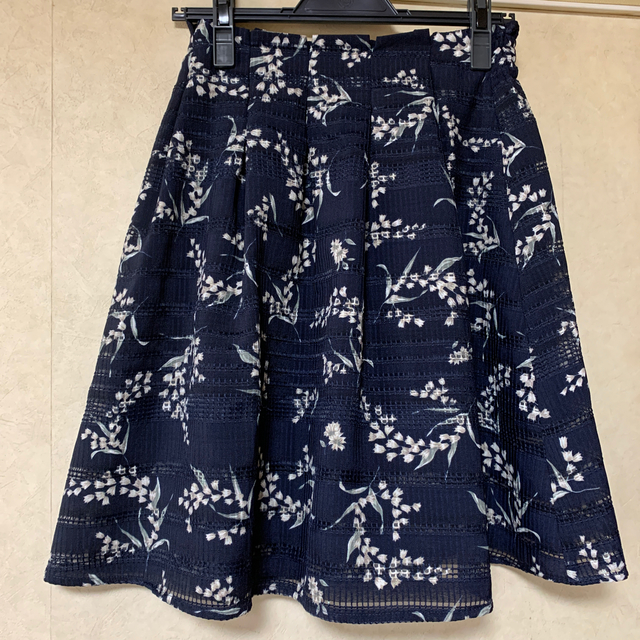 Million Carats(ミリオンカラッツ)のミリオンカラッツ　花柄スカート レディースのスカート(ひざ丈スカート)の商品写真