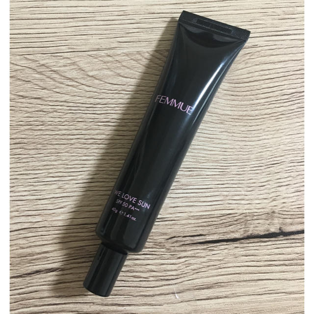 Cosme Kitchen(コスメキッチン)のぴー様専用　FEMMUE ウィーラブサン　日焼け止めクリーム コスメ/美容のベースメイク/化粧品(化粧下地)の商品写真