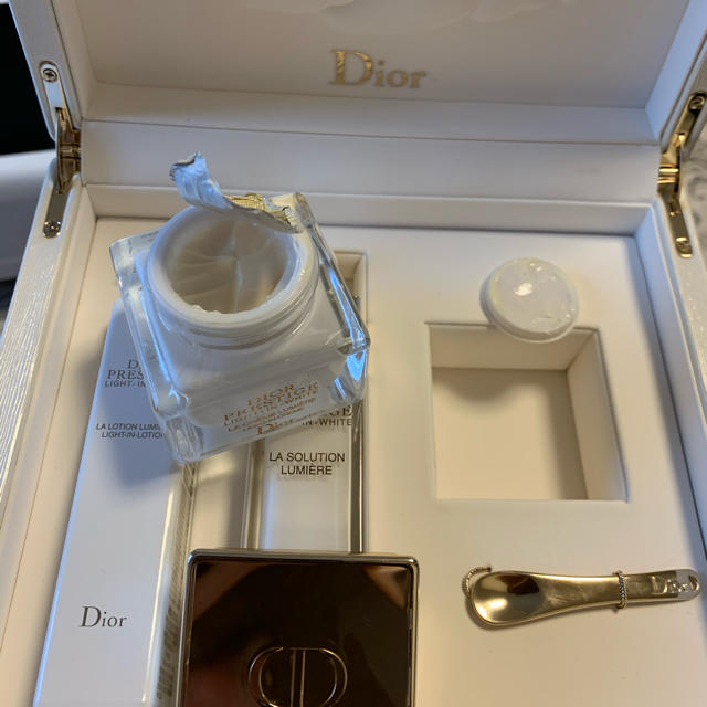 Dior(ディオール)のdiorプレステージホワイトラクリーム♡3分の2セット コスメ/美容のスキンケア/基礎化粧品(フェイスクリーム)の商品写真