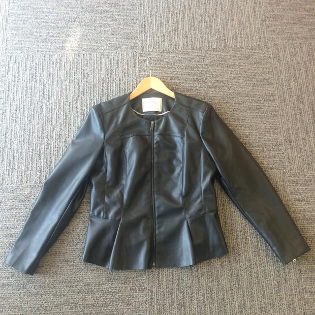 ZARA(ザラ)のzara レザーJK Lサイズ レディースのジャケット/アウター(ノーカラージャケット)の商品写真