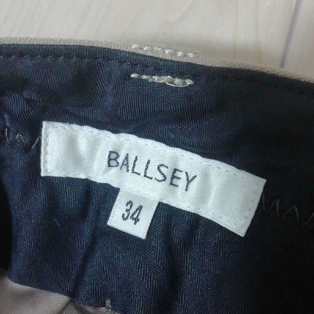 Ballsey(ボールジィ)の美品レディースS☆BALLSEY クロップドパンツ レディースのパンツ(クロップドパンツ)の商品写真