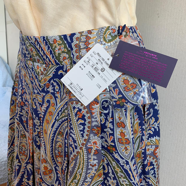 UNITED ARROWS(ユナイテッドアローズ)のユナイテッドアローズ　新品　スカート レディースのスカート(ひざ丈スカート)の商品写真