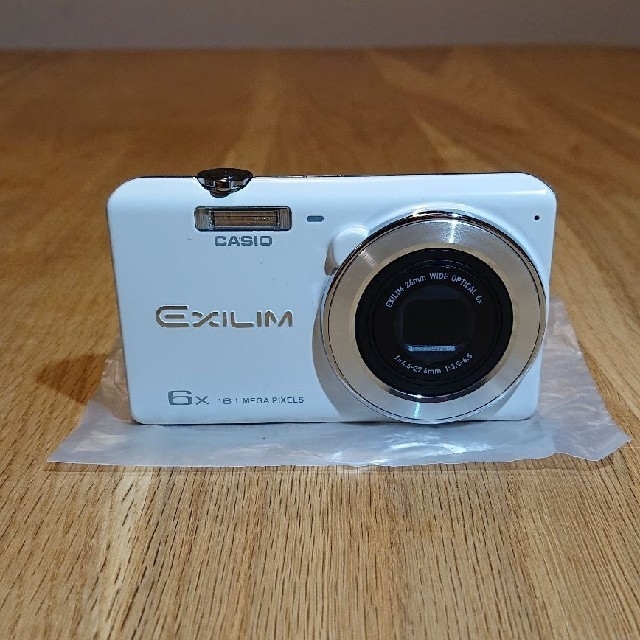 CASIO(カシオ)の(美品)CASIO EXILIM EX-ZS26WE スマホ/家電/カメラのカメラ(コンパクトデジタルカメラ)の商品写真