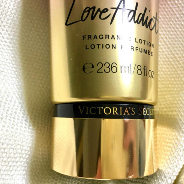 Victoria's Secret(ヴィクトリアズシークレット)の【新品・未使用】ヴィクトリアシークレット　ラブアディクト236ml フレグランス コスメ/美容のボディケア(ボディクリーム)の商品写真