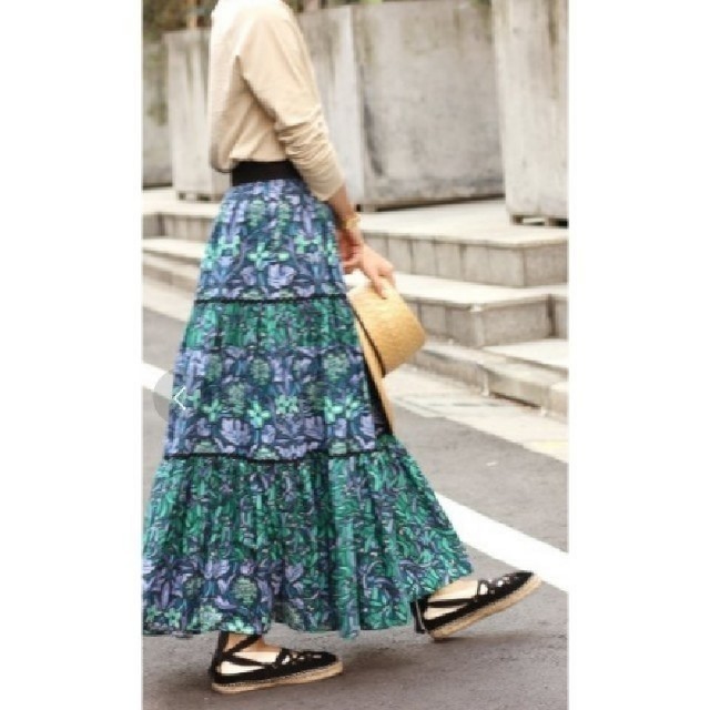 IENA(イエナ)のIENA♥️フラワーパネルプリントマキシスカート レディースのスカート(ロングスカート)の商品写真