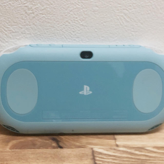 PlayStation®Vita（PCH-2000シリーズ） 3