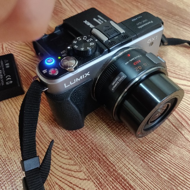 Panasonic(パナソニック)のパナソニック　ミラーレス一眼レフ　DMC−GX1　 スマホ/家電/カメラのカメラ(ミラーレス一眼)の商品写真