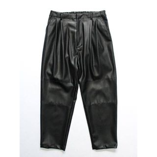 サンシー(SUNSEA)のstein FAKE LEATHER WIDE TROUSERS(スラックス)