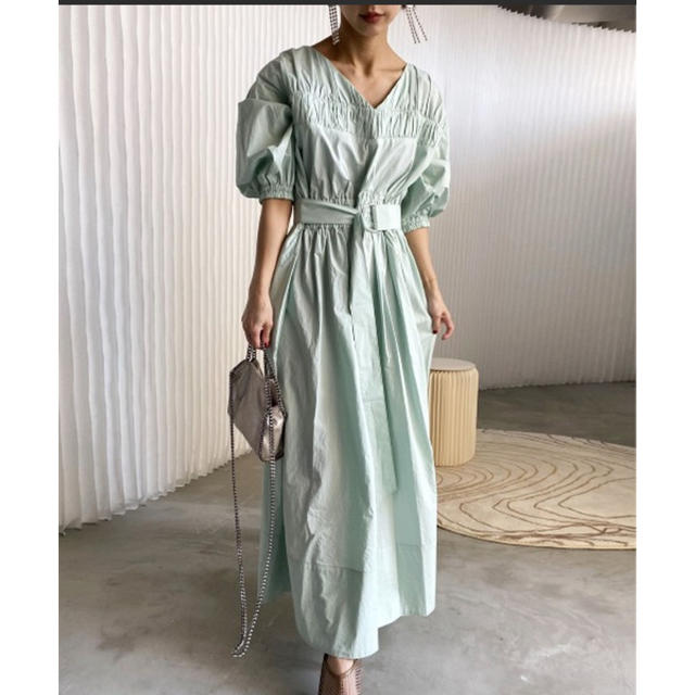 Ameri VINTAGE(アメリヴィンテージ)のSHIRRING VOLUME SLEEVE DRESS レディースのワンピース(ロングワンピース/マキシワンピース)の商品写真