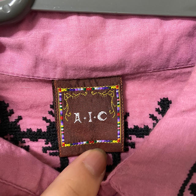 A・I・C(エーアイシー)のA.I.C 刺繍シャツ レディースのトップス(シャツ/ブラウス(長袖/七分))の商品写真