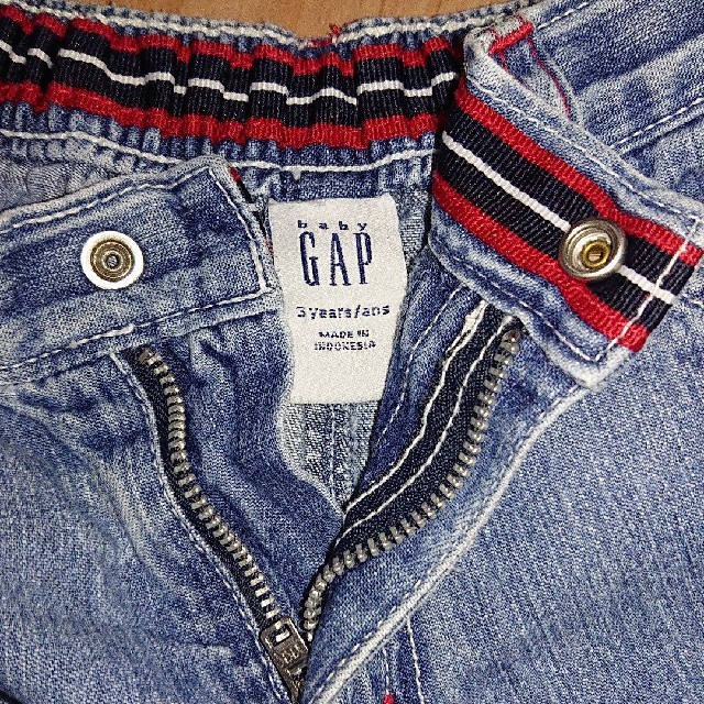 babyGAP(ベビーギャップ)のbabyGAP デニムハーフパンツ100cm キッズ/ベビー/マタニティのキッズ服女の子用(90cm~)(パンツ/スパッツ)の商品写真