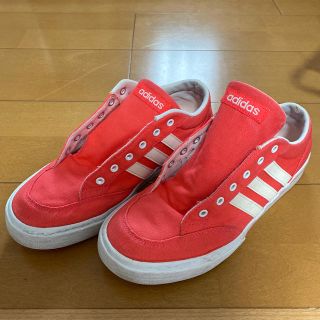 アディダス(adidas)のスニーカー(スニーカー)