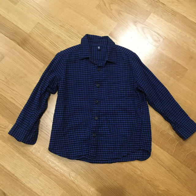 UNIQLO(ユニクロ)のUNIQLO 青　チェックシャツ キッズ/ベビー/マタニティのキッズ服男の子用(90cm~)(ブラウス)の商品写真