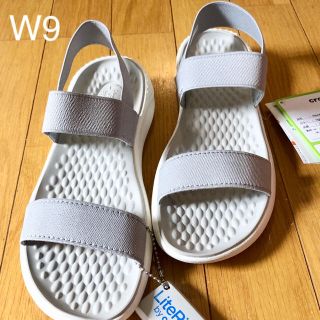 クロックス(crocs)の新品 新素材 クロックス ライトライドサンダル W9 25.0〜 グレー(サンダル)