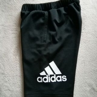 アディダス(adidas)のハーフパンツ(ハーフパンツ)