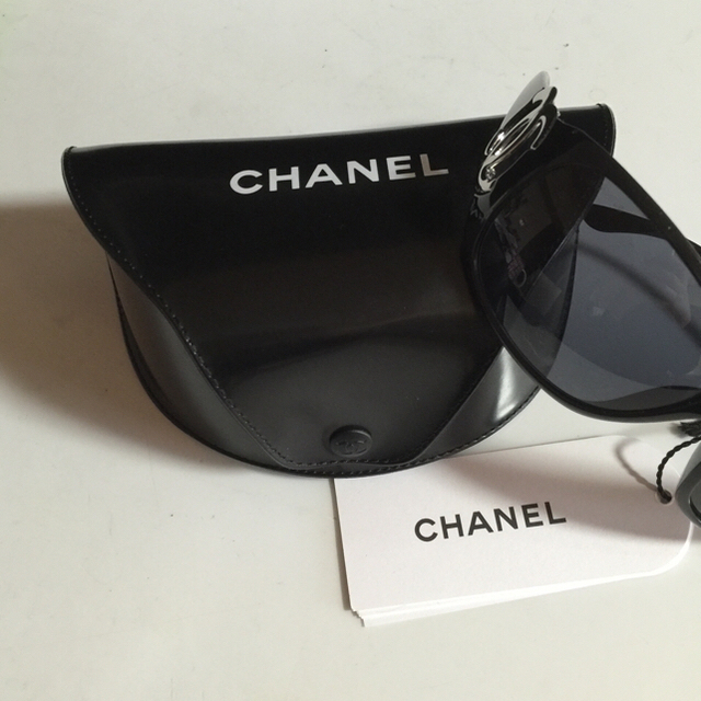 CHANEL(シャネル)の【お値下】シャネル デカココ サングラス レディースのファッション小物(サングラス/メガネ)の商品写真