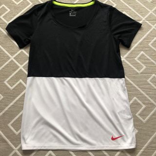 ナイキ(NIKE)のNIKEナイキ 未使用 試着のみ(Tシャツ(半袖/袖なし))