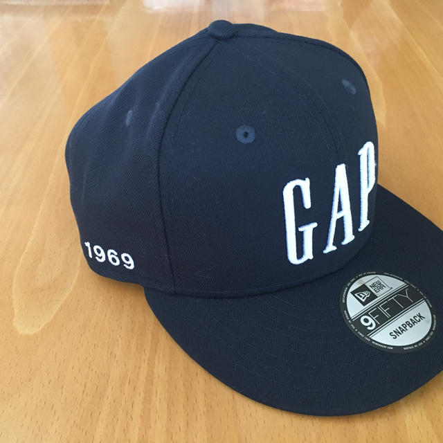 GAP(ギャップ)の日本限定デザイン GAP ニューエラ 50周年記念 メンズの帽子(キャップ)の商品写真