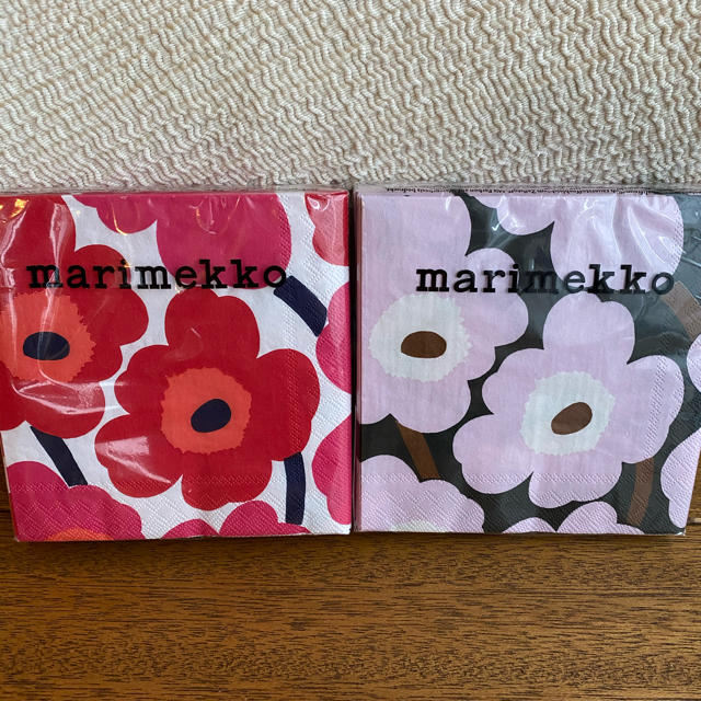 marimekko(マリメッコ)の新品　未使用　マリメッコ　ペーパーナプキン インテリア/住まい/日用品のキッチン/食器(収納/キッチン雑貨)の商品写真