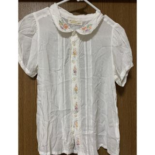 ダブルクローゼット(w closet)のw closet お花刺繍半袖シャツ(シャツ/ブラウス(半袖/袖なし))