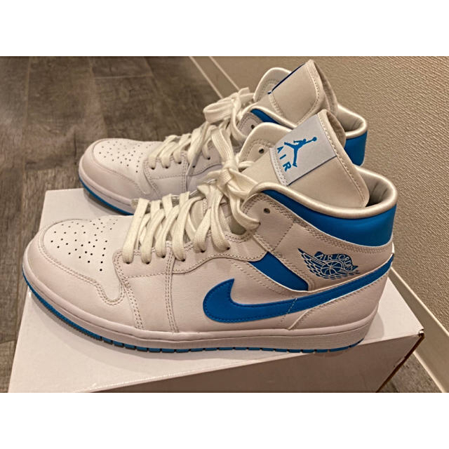 NIKE WMNS AIR JORDAN 1 MID UNC 27.5cm靴/シューズ