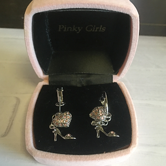 PinkyGirls(ピンキーガールズ)のピンキーガールズ　シルバー　ピアス　ハート　ハイヒール レディースのアクセサリー(ピアス)の商品写真