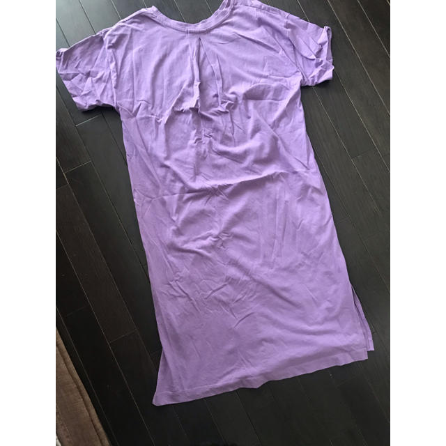 Discoat(ディスコート)のディスコート　Tシャツ　ワンピ レディースのトップス(Tシャツ(半袖/袖なし))の商品写真