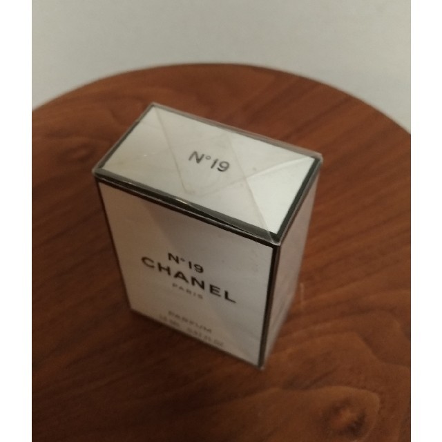 CHANEL(シャネル)の☆新品未開封☆シャネル香水　No.19 14ml コスメ/美容の香水(香水(女性用))の商品写真